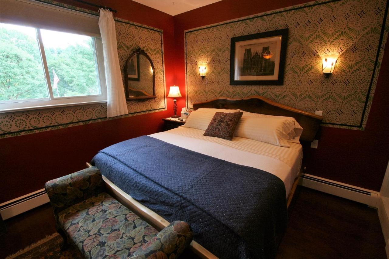 Alpenhof Bed & Breakfast Media Екстериор снимка